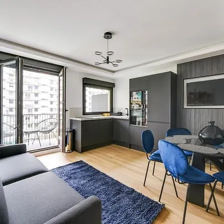 181 One - Superb In Paris. *