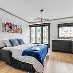 181 One - Superb In Paris. 아파트 파리